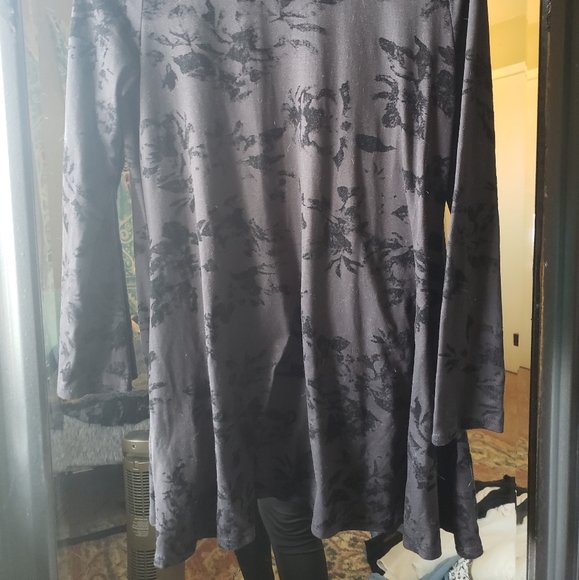 Black Long Sleeve Floral Dress - Picture 2 of 3